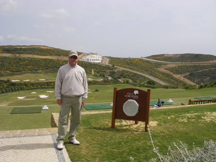Ricardo_Lyon_en_Finca_Cortes__n_desde_el_Driving_Range.JPG Ricardo_Lyon_en_Finca_Cortes__n_desde_el_Driving_Range.JPG