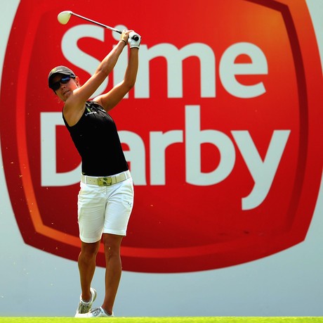 dewi-claire-schreefel-sime-1