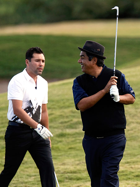George_L__pez_y_Oscar_de_la_Hoya_Shriners_hospital_1.jpg George_L__pez_y_Oscar_de_la_Hoya_Shriners_hospital_1.jpg